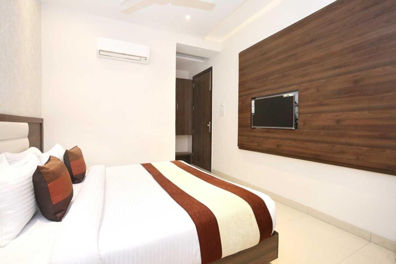 Hotel O Grand Star Amritsar Exteriör bild