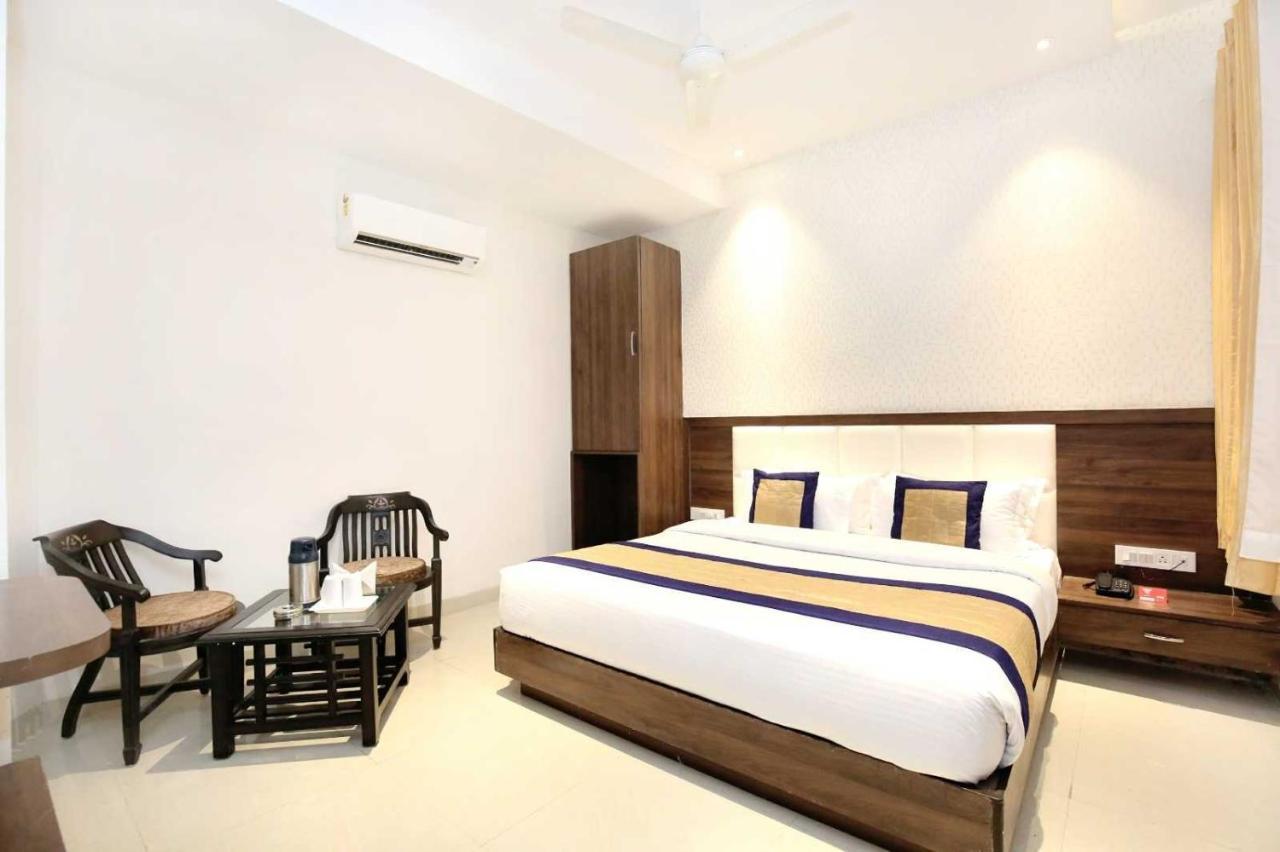 Hotel O Grand Star Amritsar Exteriör bild