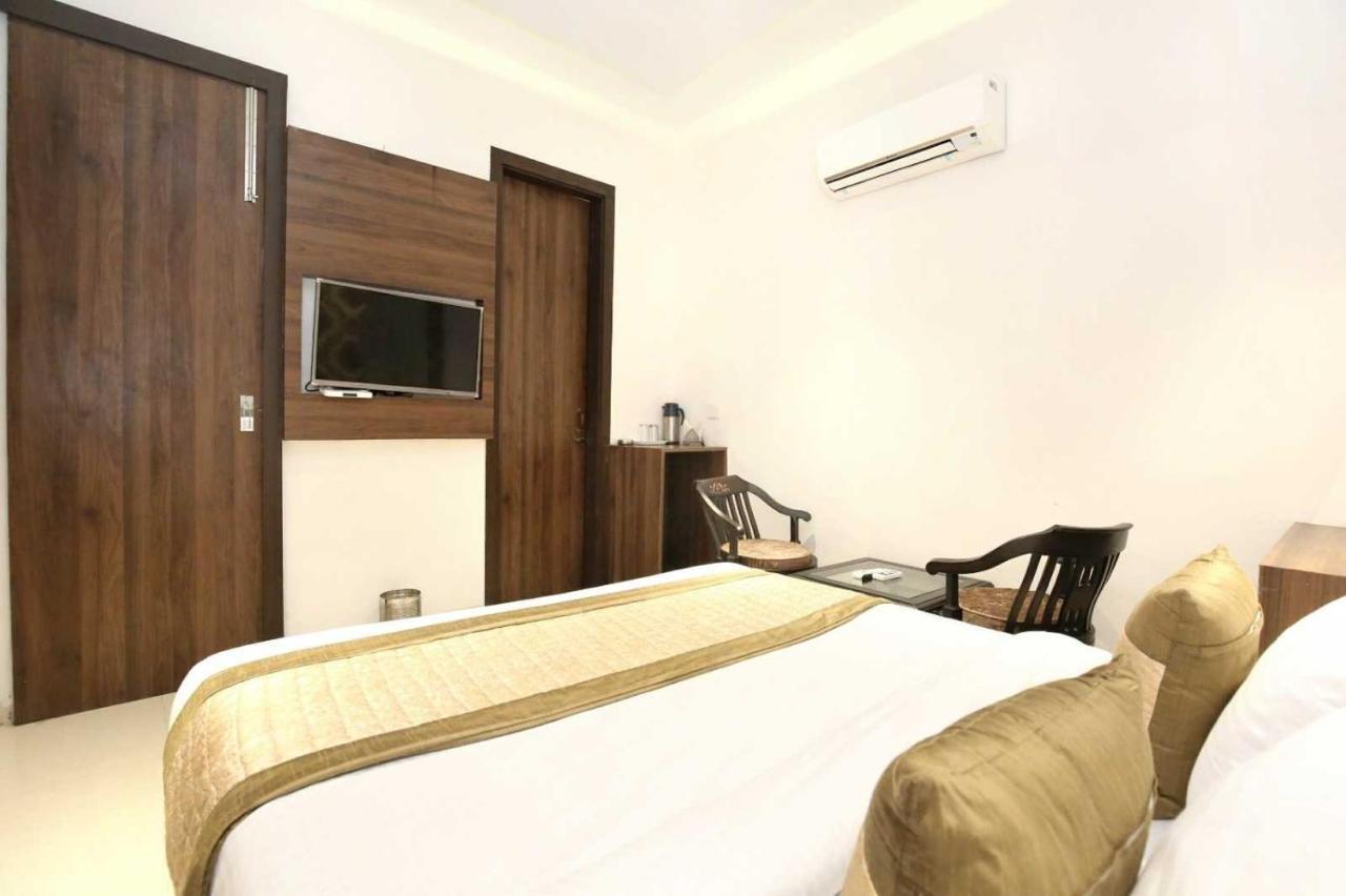 Hotel O Grand Star Amritsar Exteriör bild
