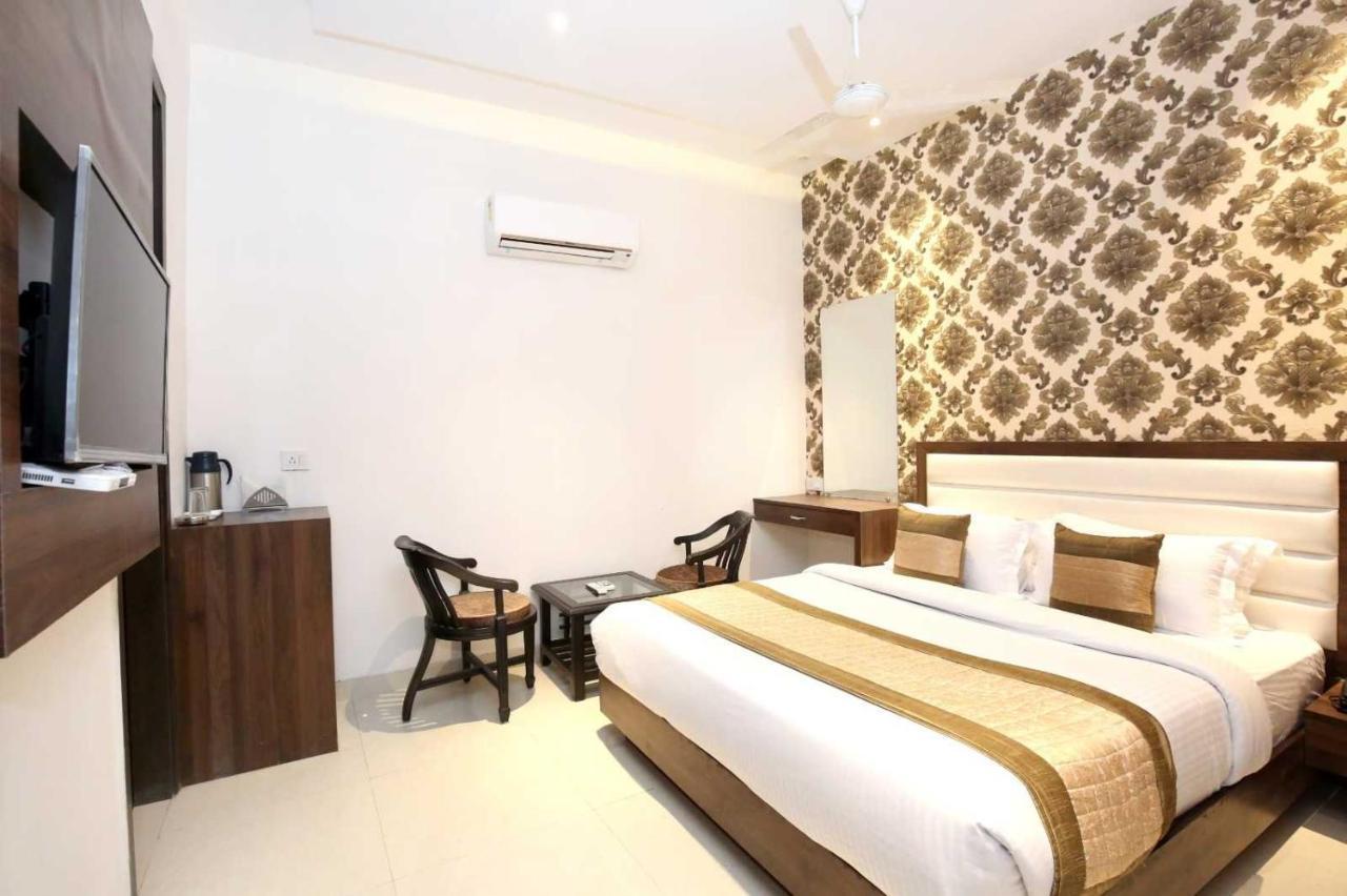 Hotel O Grand Star Amritsar Exteriör bild