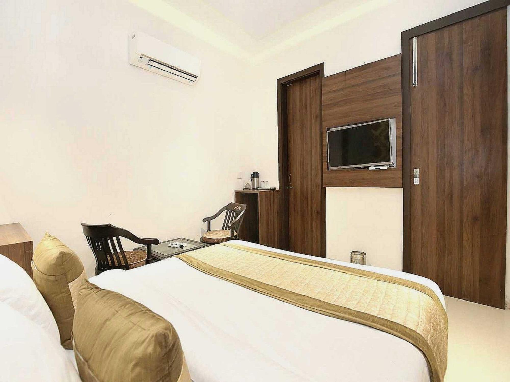 Hotel O Grand Star Amritsar Exteriör bild