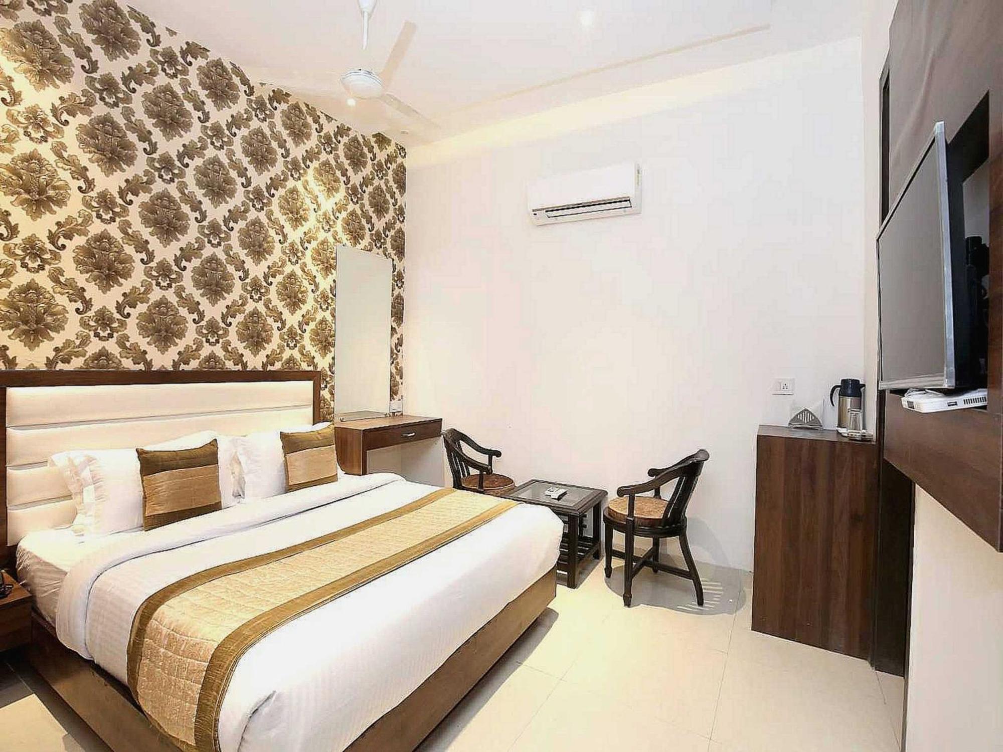 Hotel O Grand Star Amritsar Exteriör bild