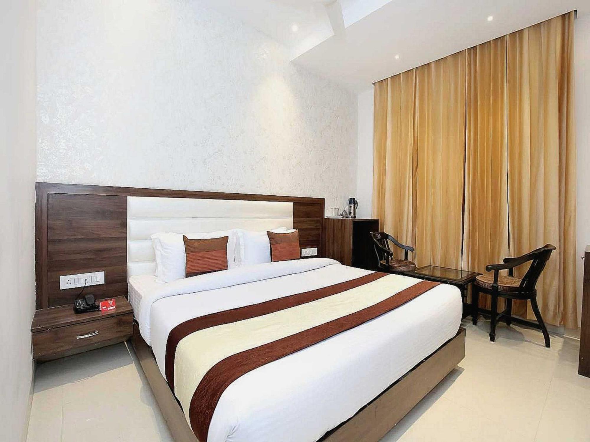 Hotel O Grand Star Amritsar Exteriör bild